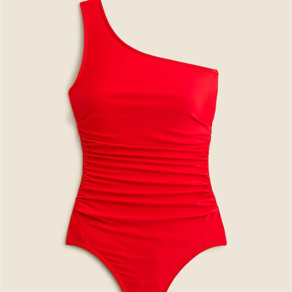 Sleek ruched one-shoulder one-piece swimsuit (Color: Venetian Red)